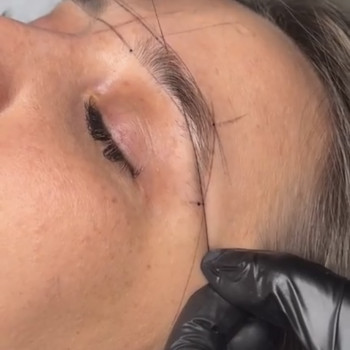 Отрисовка эскиза бровей