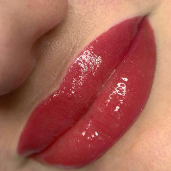 Губы, помадный прокрас