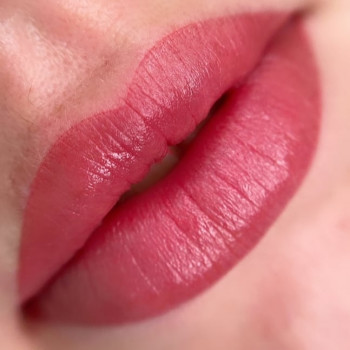 Перманентный макияж губ