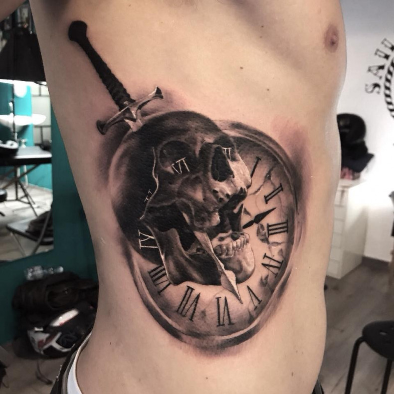 Męski czarny szary miecz, photo - Tatuażysta Barb Tattoo