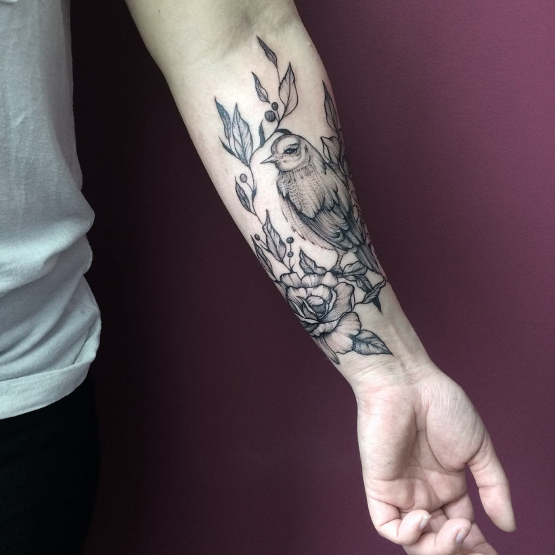 Męski whip shading na przedramieniu, photo - Tatuażysta Barb Tattoo