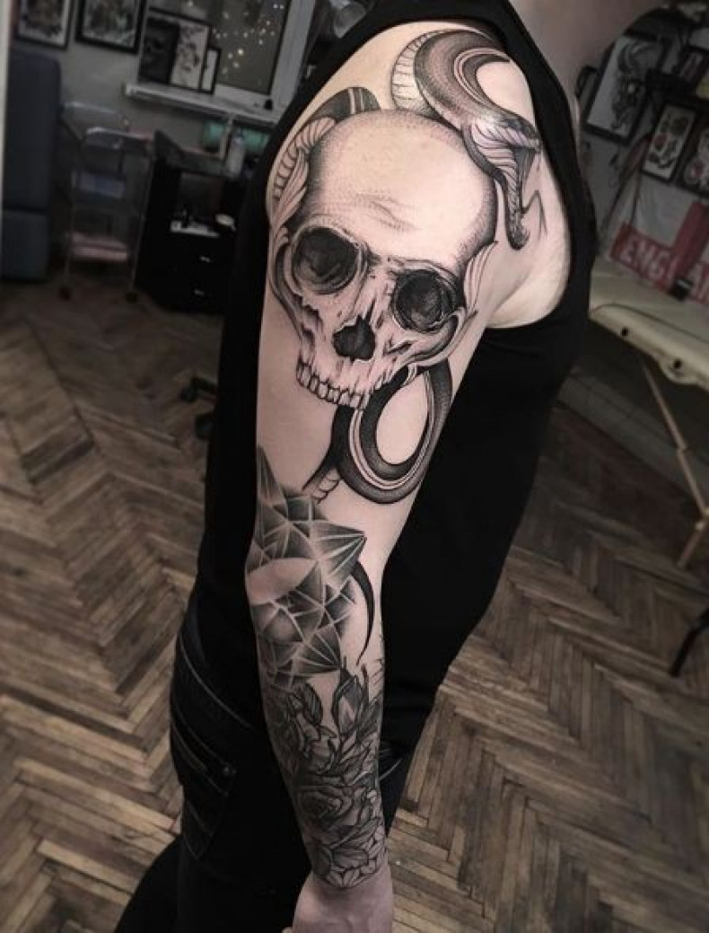 Męski whip shading rękaw, photo - Tatuażysta Barb Tattoo