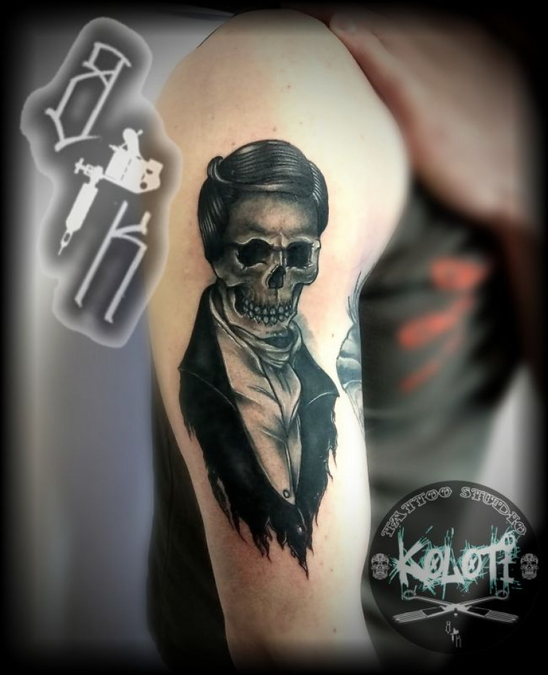 Men shoulder horror, photo - Tattoo Master Barb Tattoo