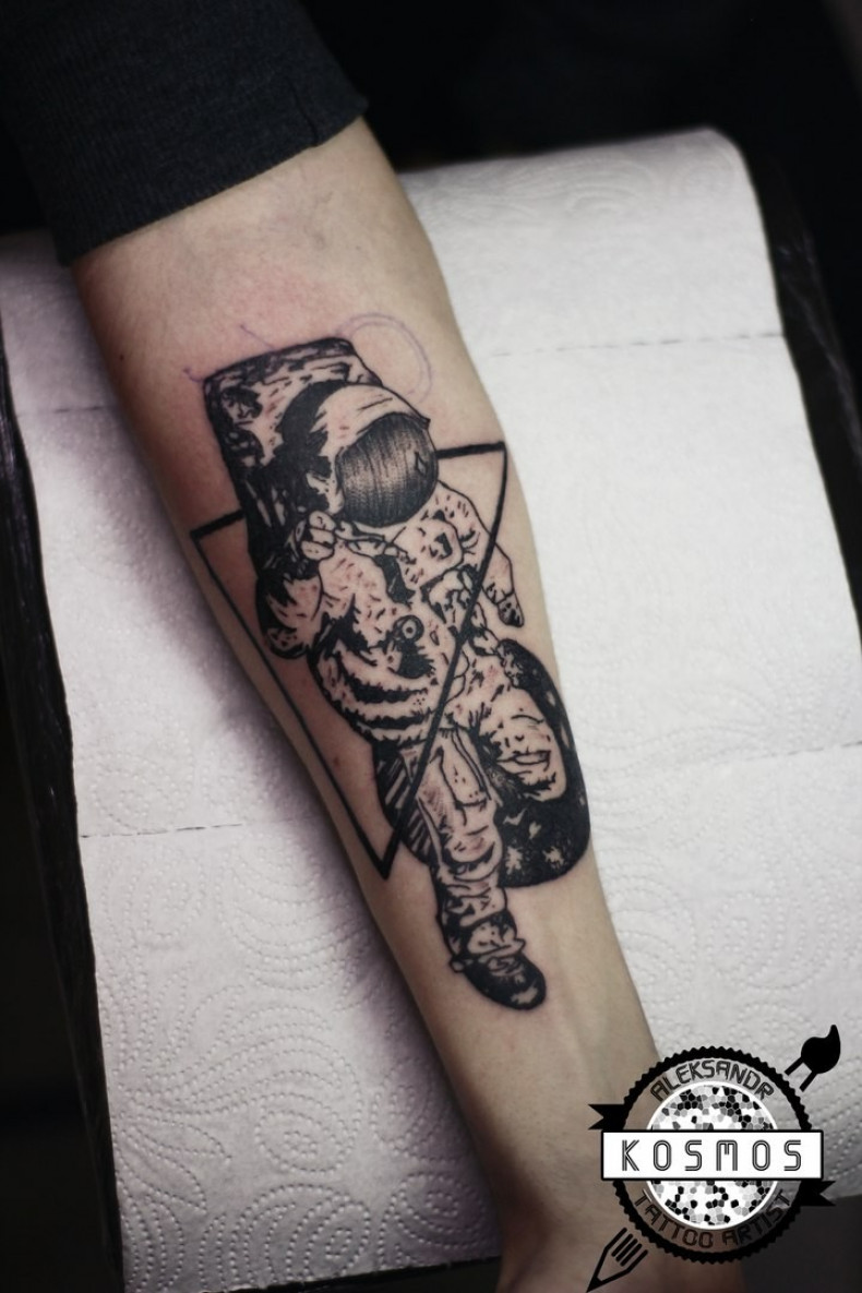 Męski astronauta whip shading, photo - Tatuażysta Barb Tattoo