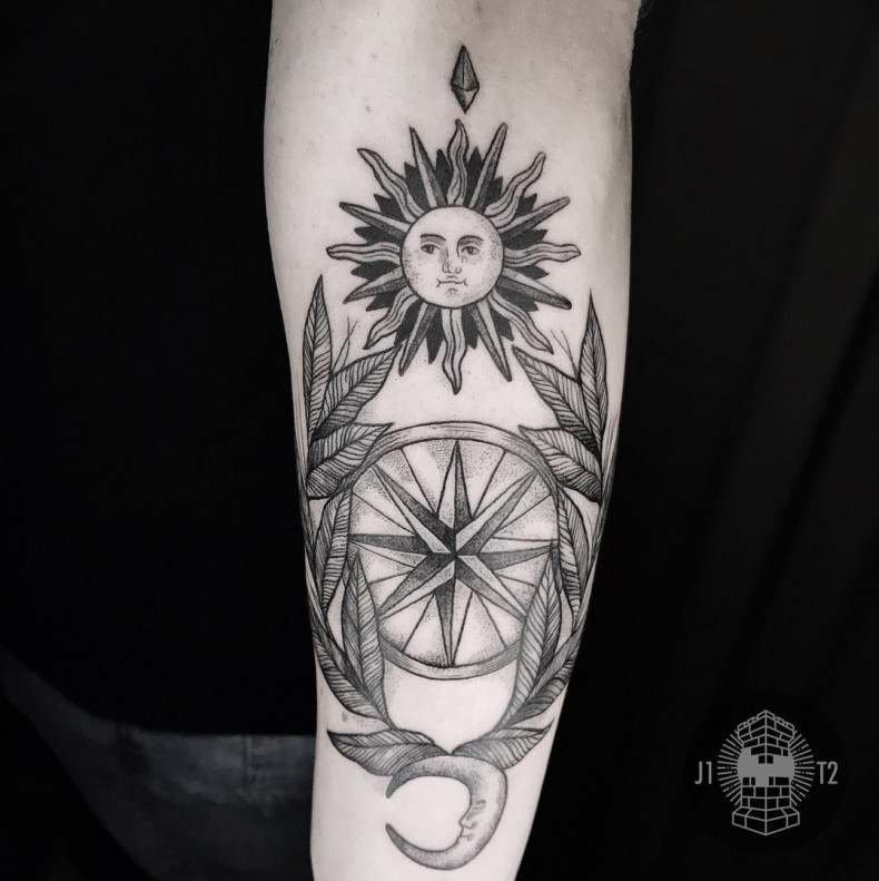 Męski whip shading księżyc, photo - Tatuażysta Barb Tattoo