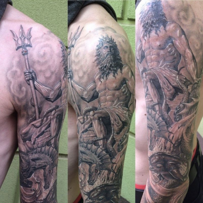 Męski czarny szary posejdon, photo - Tatuażysta Barb Tattoo