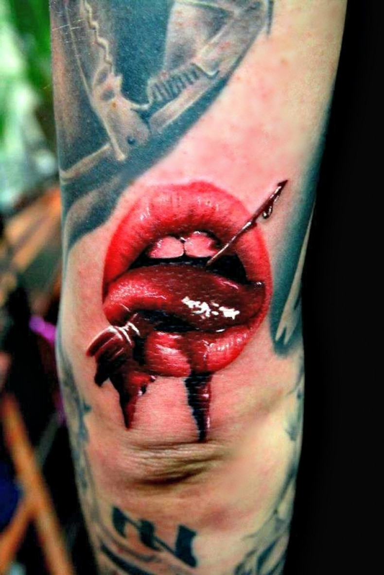 Männer Arm Lippen, photo - Tattoo-Meister Barb Tattoo