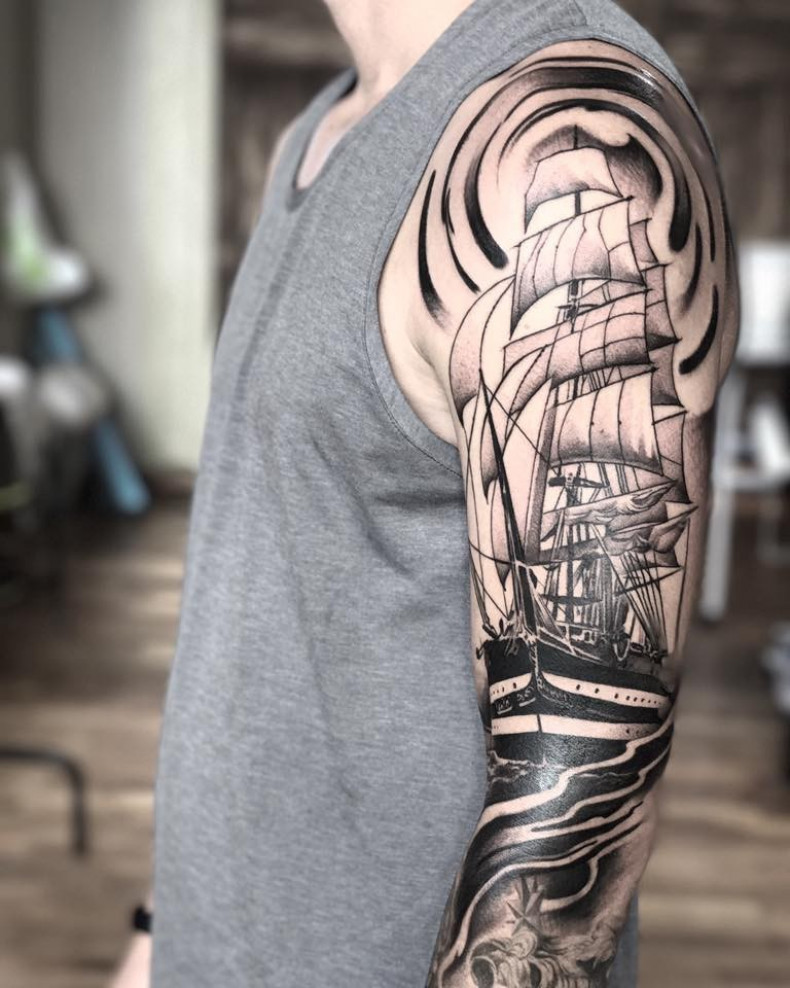 Męski whip shading statek, photo - Tatuażysta Barb Tattoo