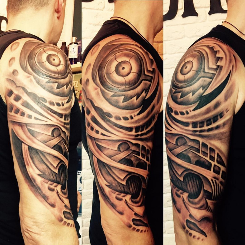 Men black and grey biomechanical, photo - Tattoo Master Barb Tattoo