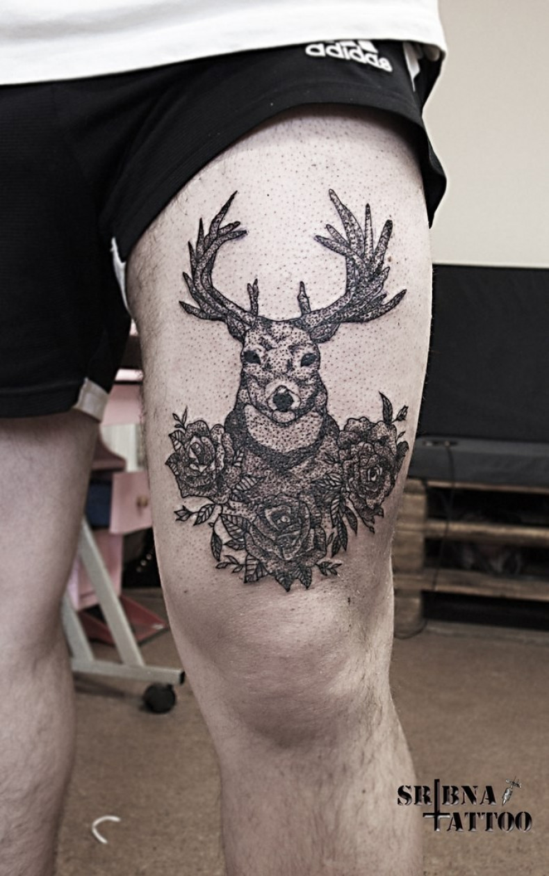 Męski Dotwork na udzie, photo - Tatuażysta Barb Tattoo