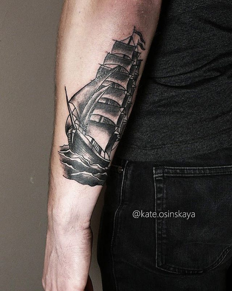 Мужские корабль на предплечье, photo - Тату мастер Barb Tattoo