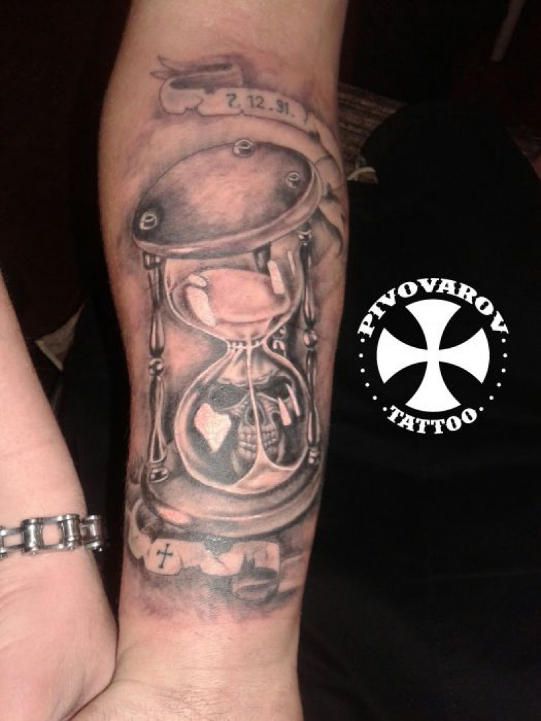 Men black and grey forearm, photo - Tattoo Master Barb Tattoo