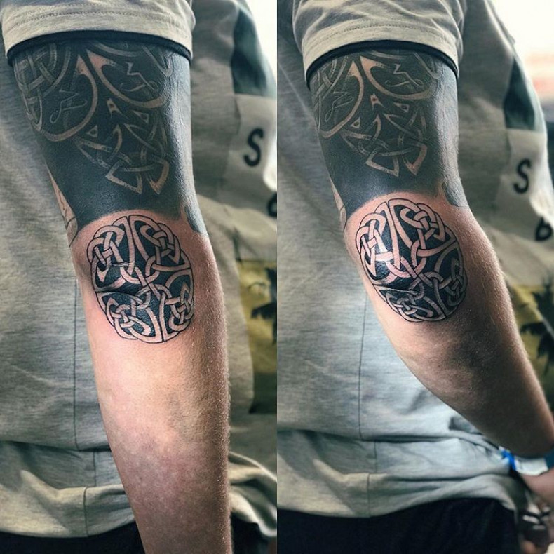 Men arm Celtic pattern, photo - Tattoo Master Barb Tattoo