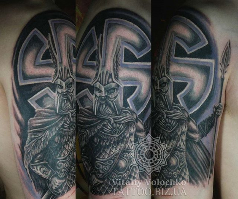 Męski na ramieniu czarny szary, photo - Tatuażysta Barb Tattoo