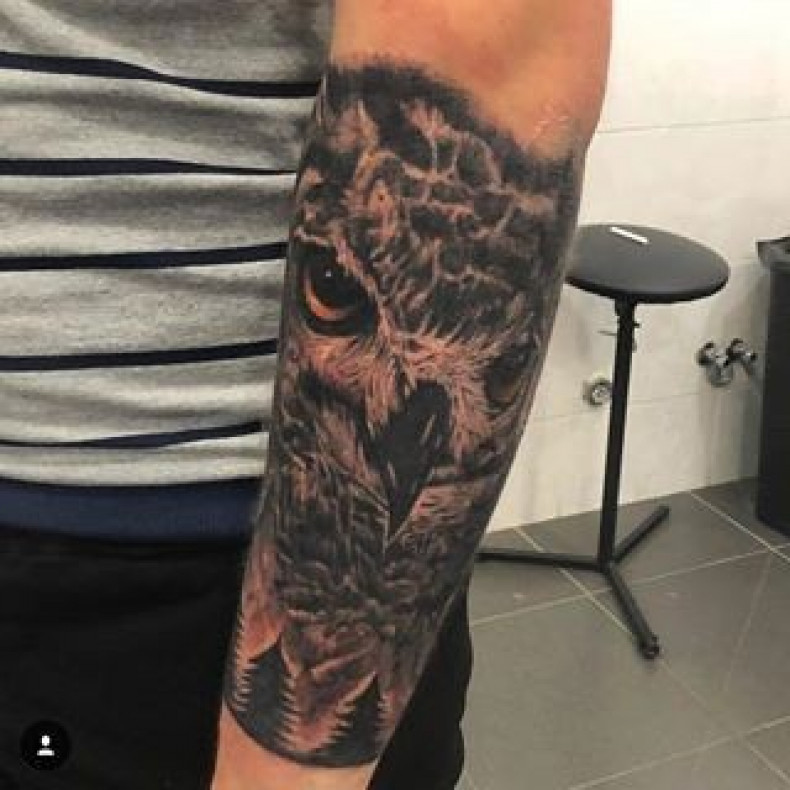 Men arm black and grey, photo - Tattoo Master Barb Tattoo