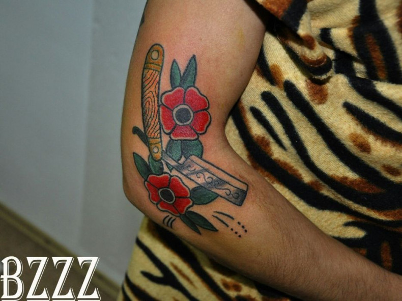 Men arm razor, photo - Tattoo Master Barb Tattoo