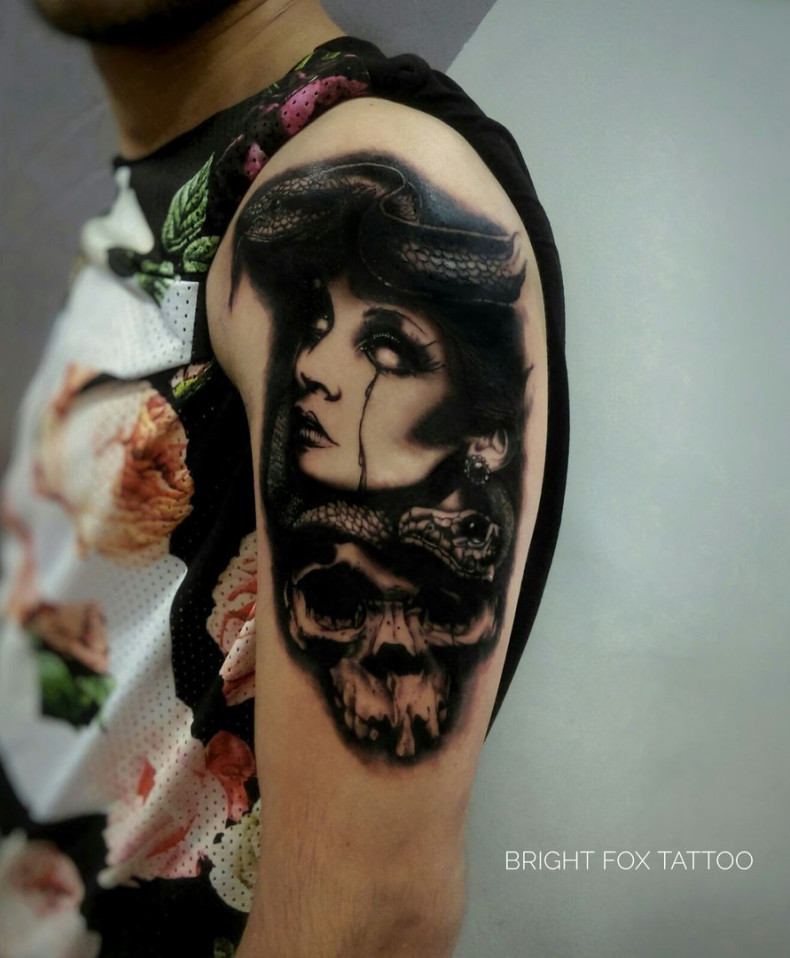 Męski wąż czarny szary, photo - Tatuażysta Barb Tattoo