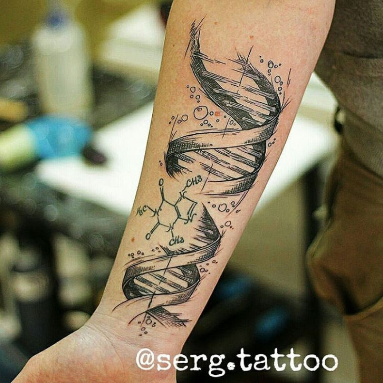 Męski na ramieniu whip shading, photo - Tatuażysta Barb Tattoo