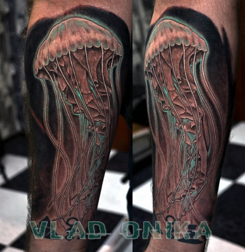 Men arm jellyfish, photo - Tattoo Master Barb Tattoo