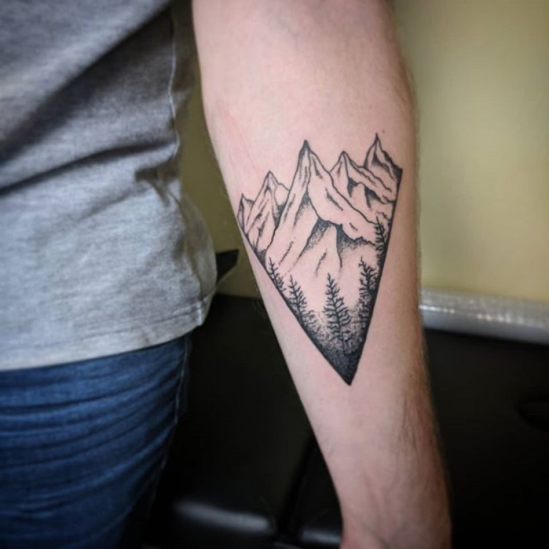 Men arm mountain, photo - Tattoo Master Barb Tattoo