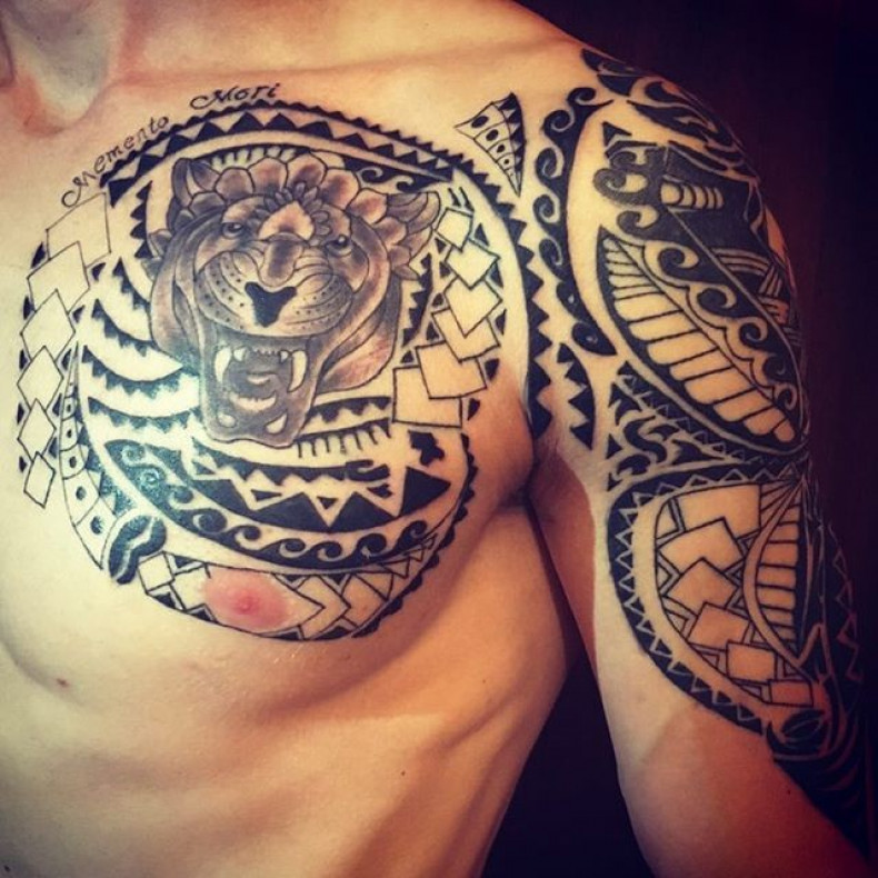 Men chest shoulder, photo - Tattoo Master Barb Tattoo