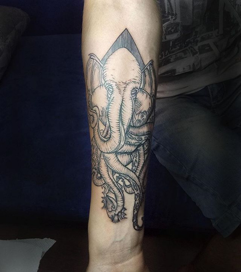 Męski whip shading Ganesza, photo - Tatuażysta Barb Tattoo