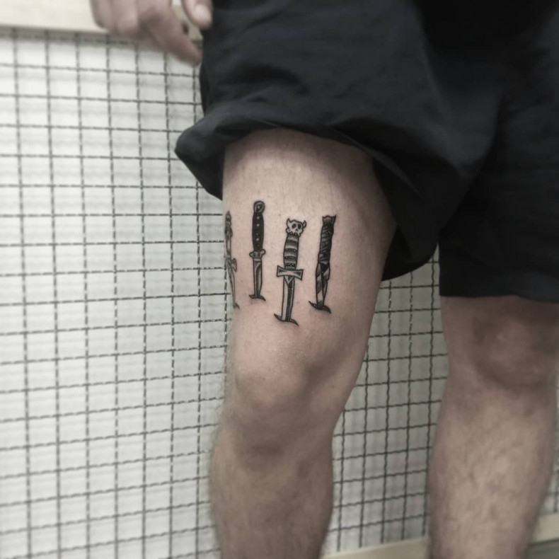 Men dagger thigh, photo - Tattoo Master Barb Tattoo