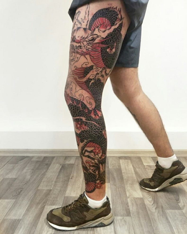 Męski duży na nodze, photo - Tatuażysta Barb Tattoo