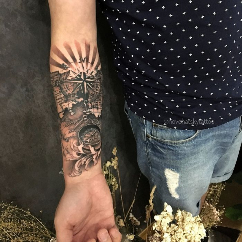 Men arm black and grey, photo - Tattoo Master Barb Tattoo