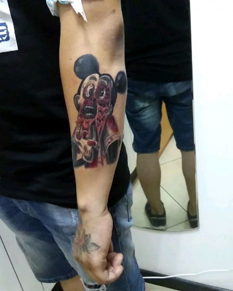 Мужские Микки Маус мультяшные, photo - Тату мастер Barb Tattoo