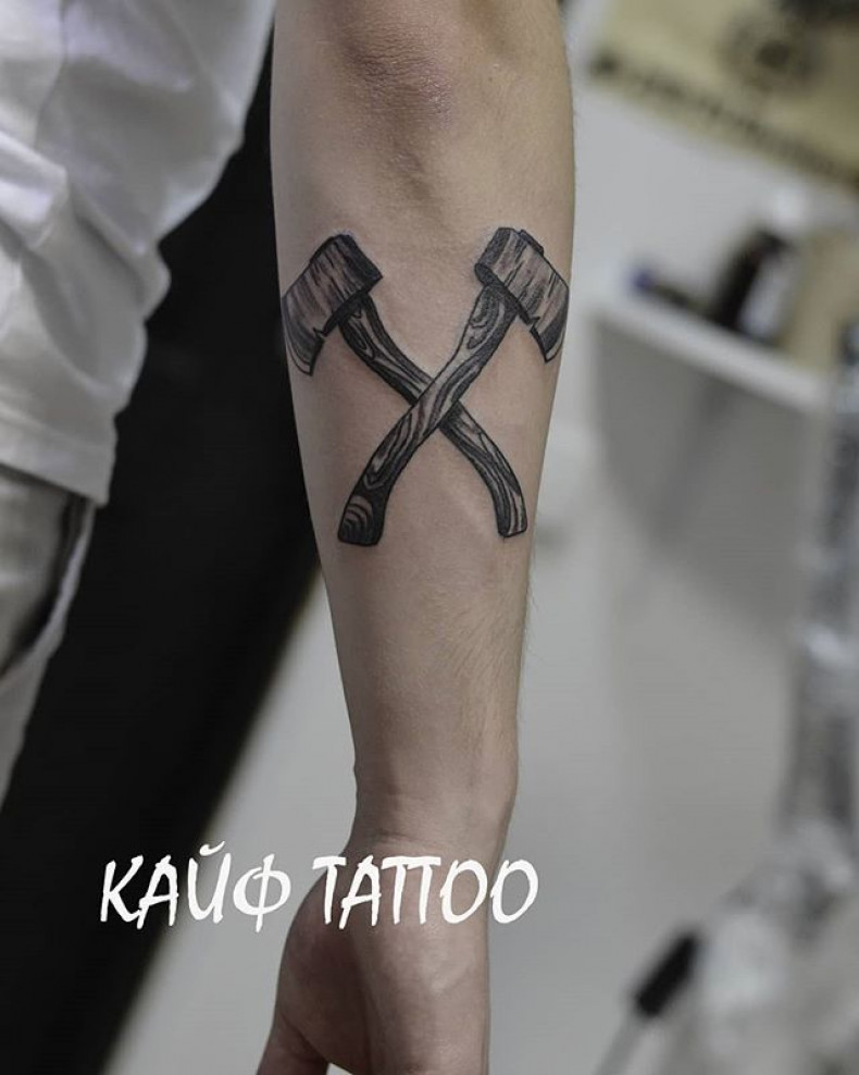 Męski linework na przedramieniu, photo - Tatuażysta Barb Tattoo