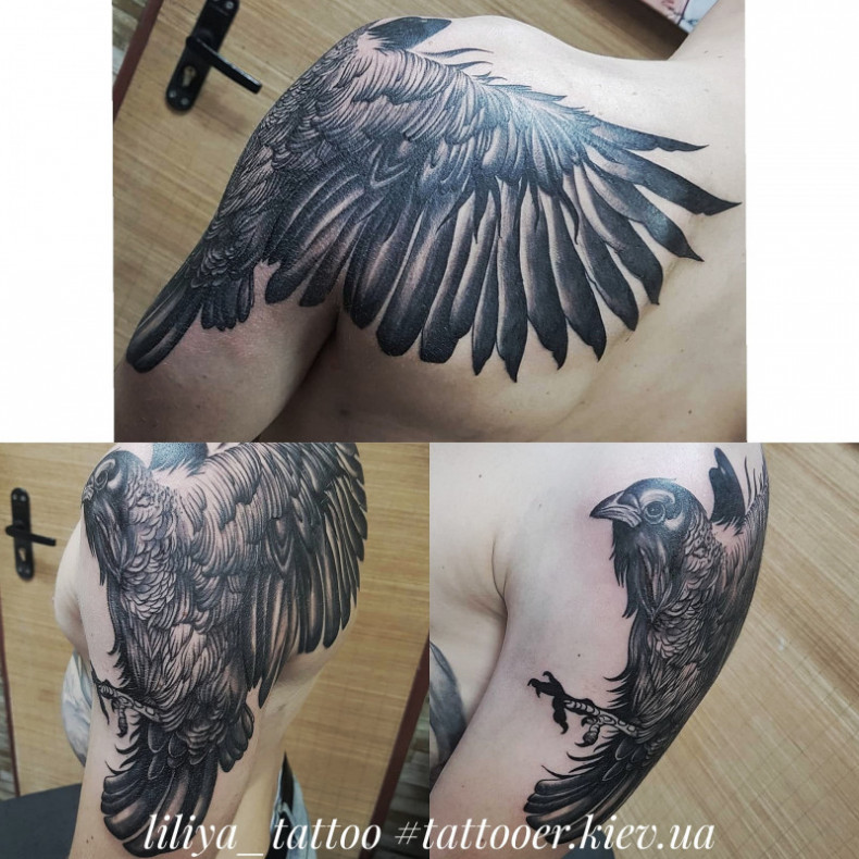 Męski kruk skrzydła, photo - Tatuażysta Barb Tattoo