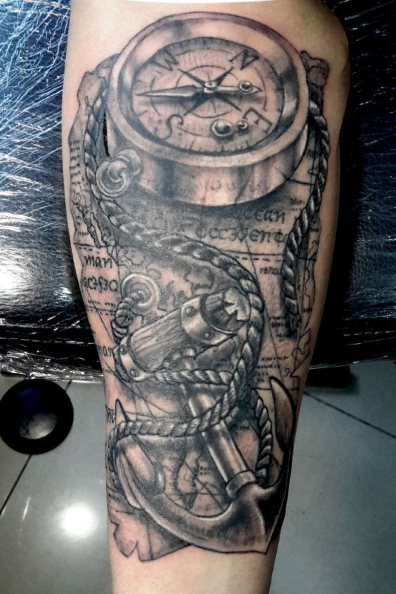 Men compass forearm, photo - Tattoo Master Barb Tattoo