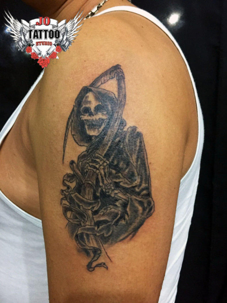 Men graphic monster, photo - Tattoo Master Barb Tattoo