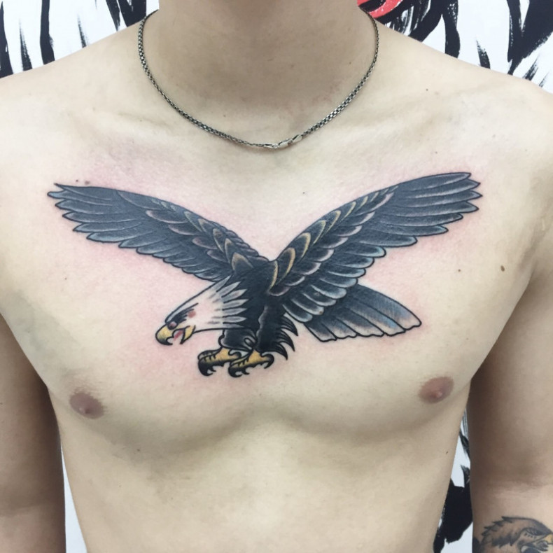 Mężczyźni klatka piersiowa orzeł, photo - Tatuażysta Barb Tattoo