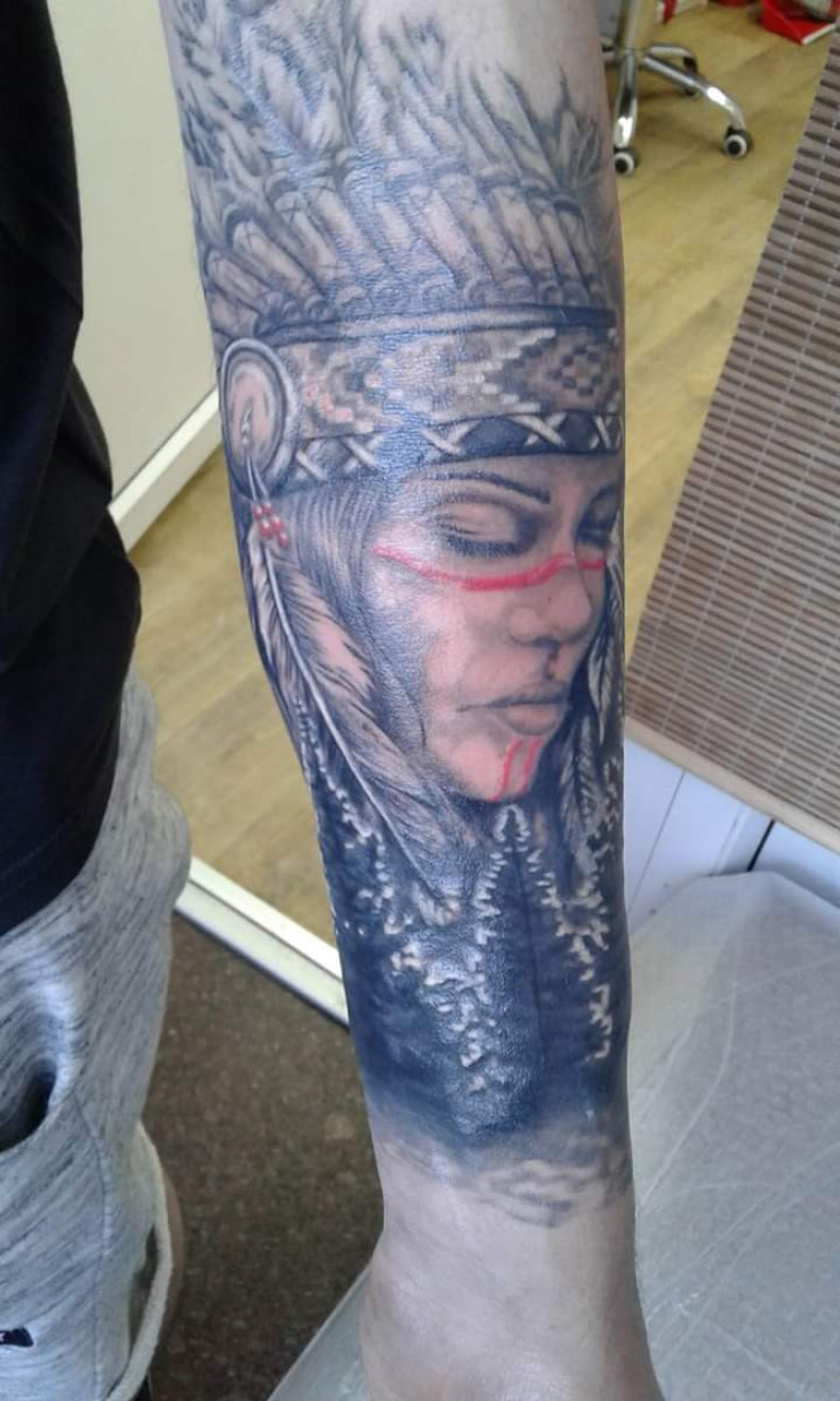 Men arm black and grey, photo - Tattoo Master Barb Tattoo