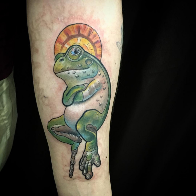 Men frog forearm, photo - Tattoo Master Barb Tattoo