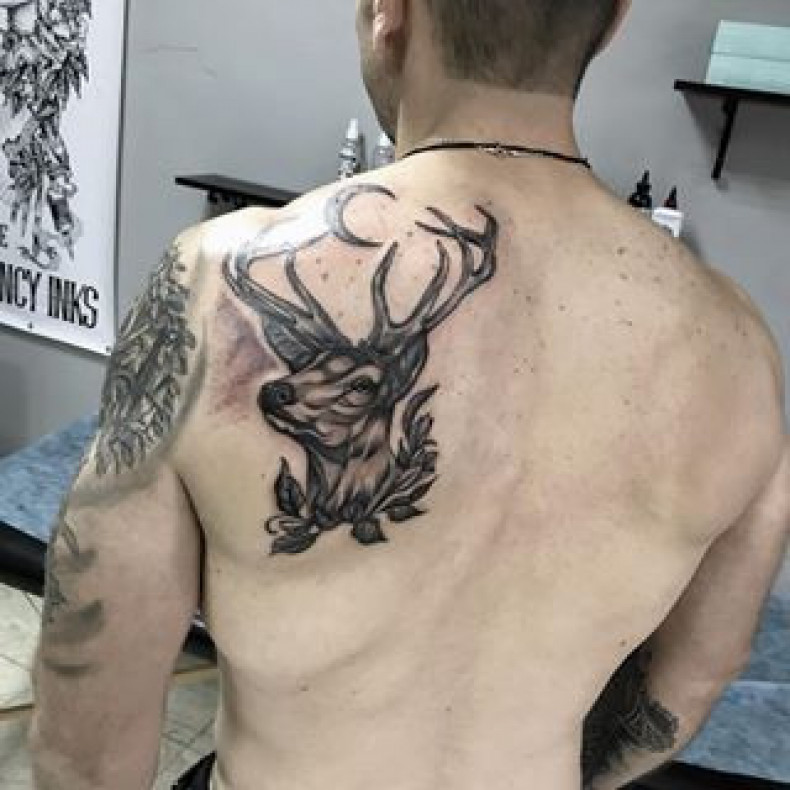 Мужские на лопатке спине, photo - Тату мастер Barb Tattoo