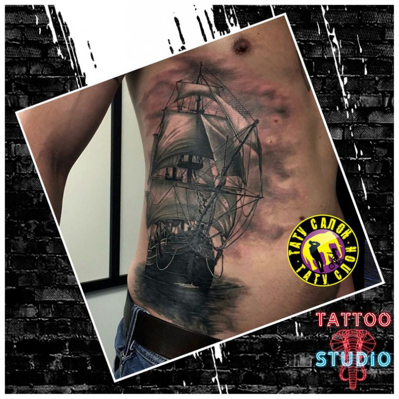 Men ship stomach, photo - Tattoo Master Barb Tattoo