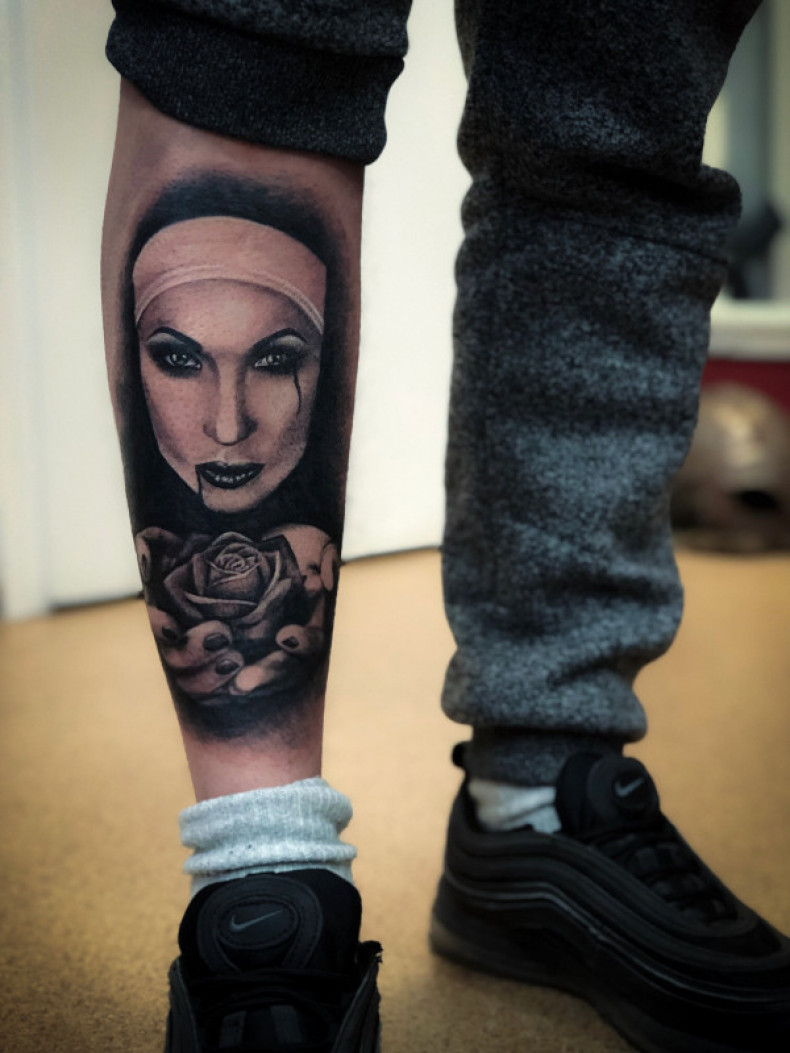 Men black and grey woman face, photo - Tattoo Master Barb Tattoo