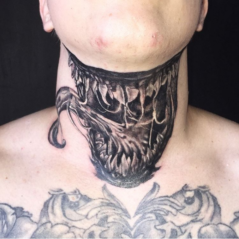 Men neck horror, photo - Tattoo Master Barb Tattoo