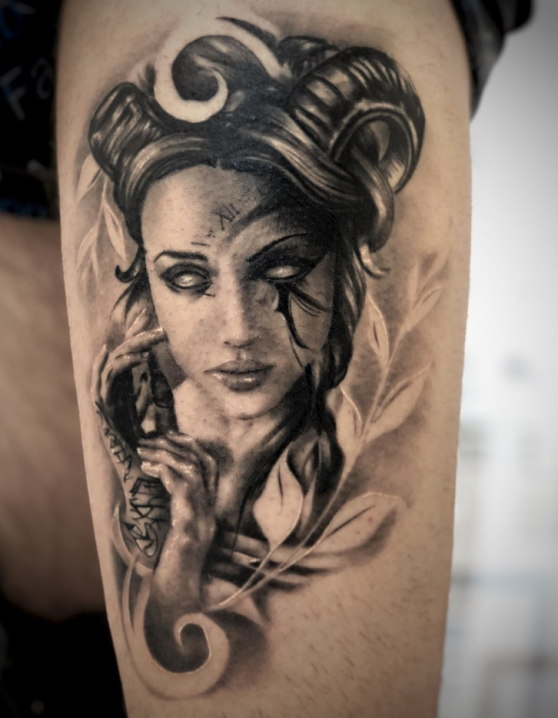 Men black and grey woman face, photo - Tattoo Master Barb Tattoo