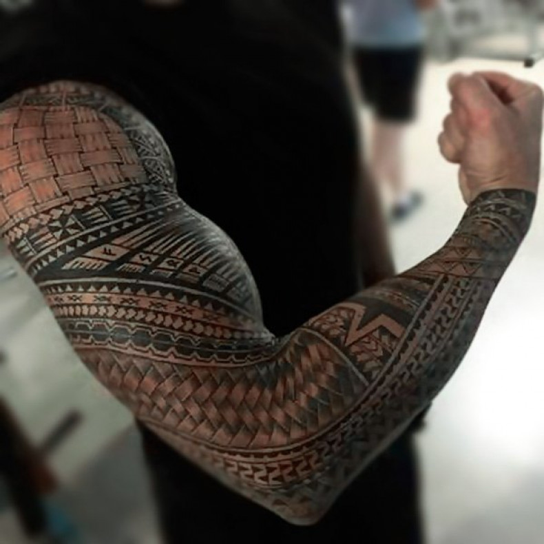 Tattoo sleeve geometry, photo - Tattoo Master Barb Tattoo