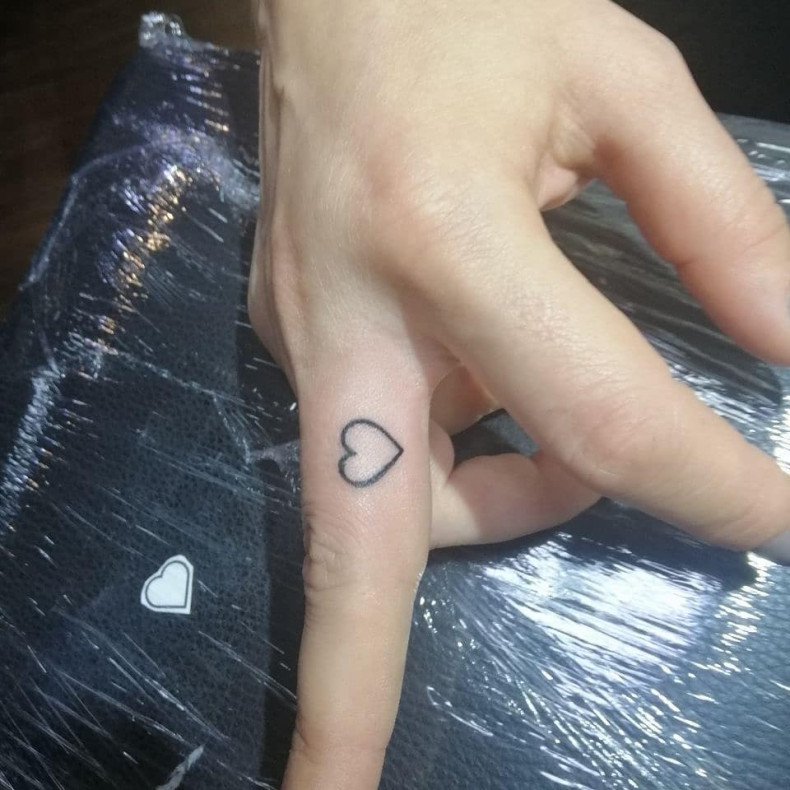 Men women minimalism, photo - Tattoo Master Barb Tattoo