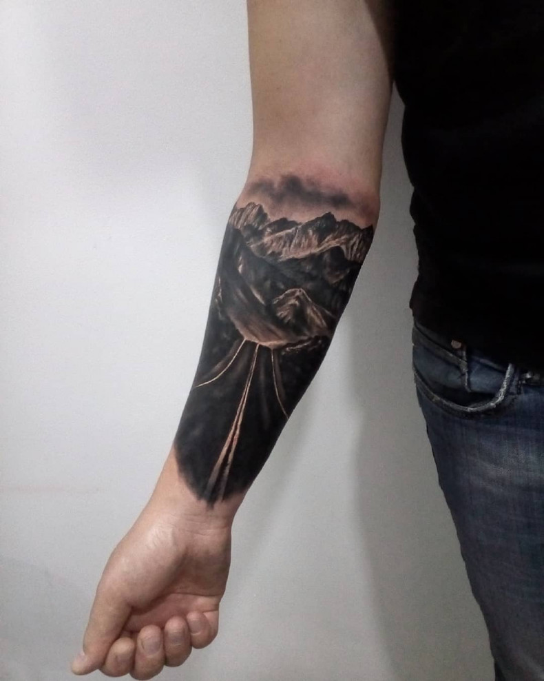 Men arm mountain, photo - Tattoo Master Barb Tattoo