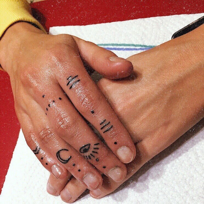 Men finger, photo - Tattoo Master Barb Tattoo