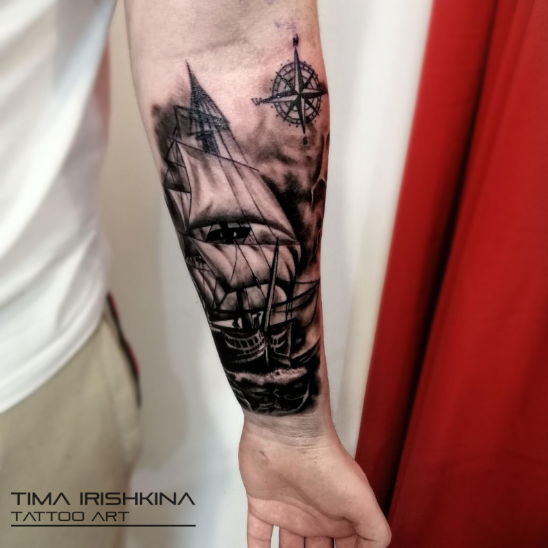 Men arm black and grey, photo - Tattoo Master Barb Tattoo