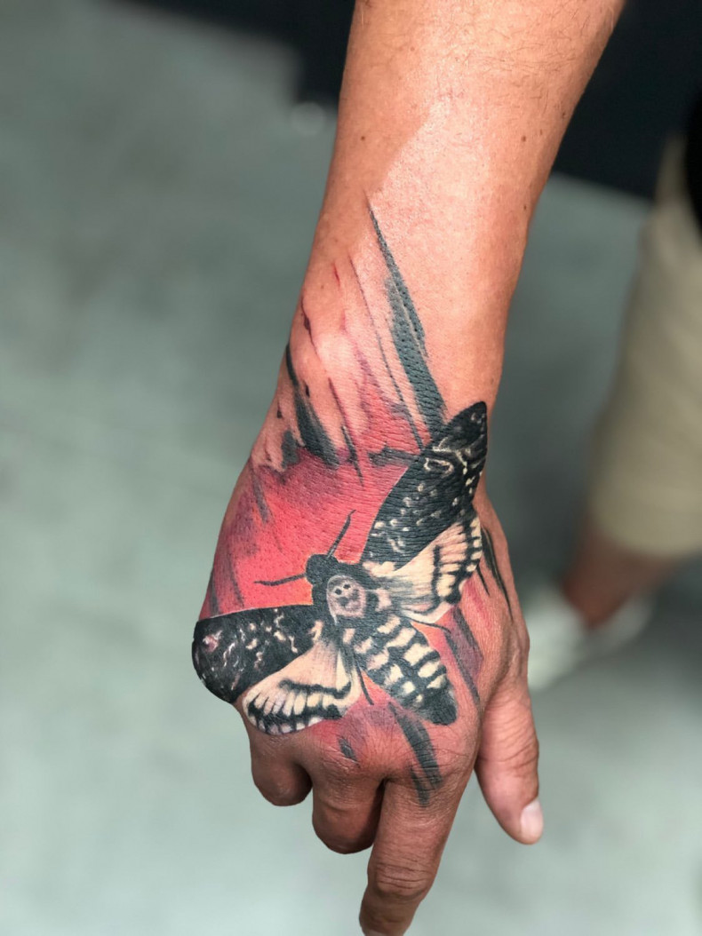 Men moth, photo - Tattoo Master Barb Tattoo