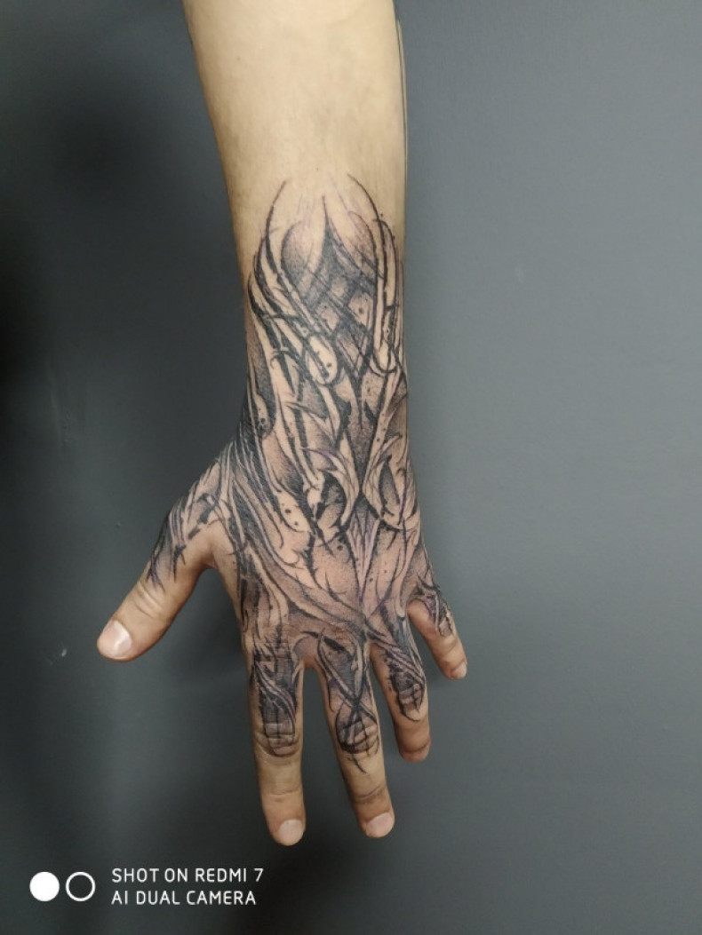 Men hand finger, photo - Tattoo Master Barb Tattoo