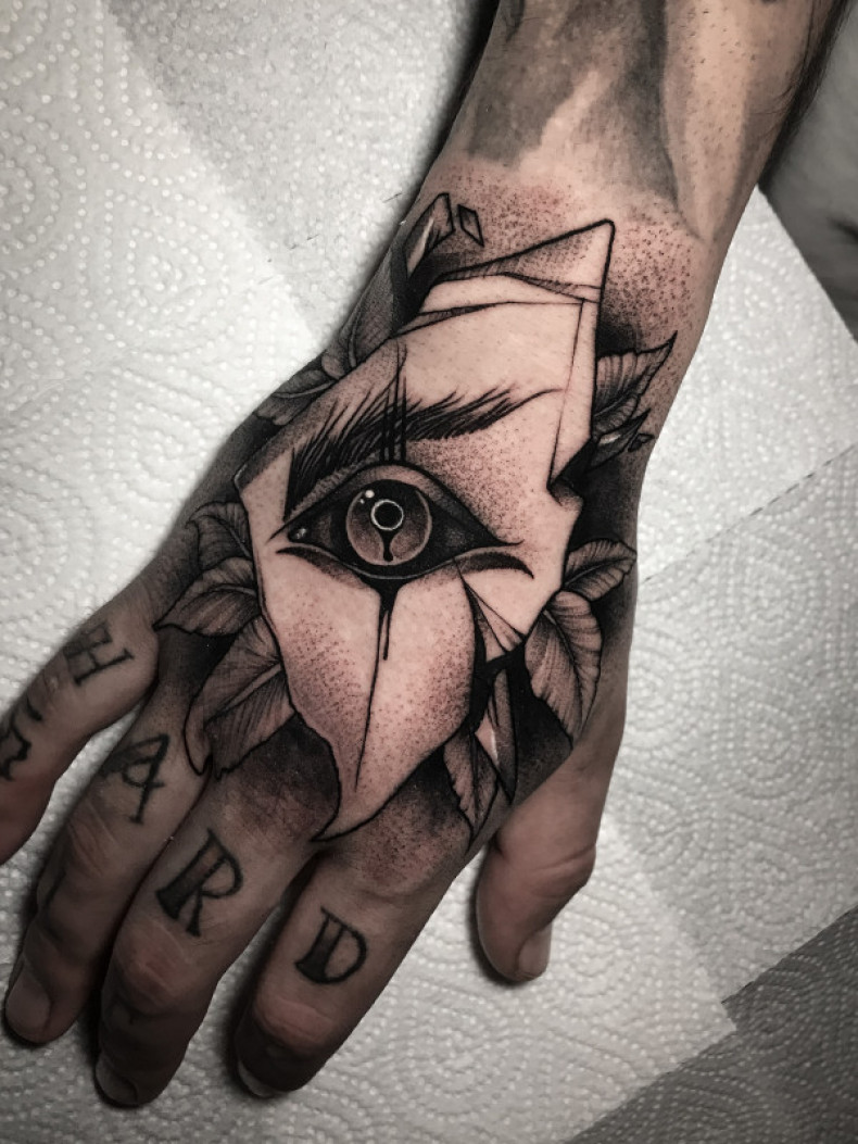 Men eye hand, photo - Tattoo Master Barb Tattoo